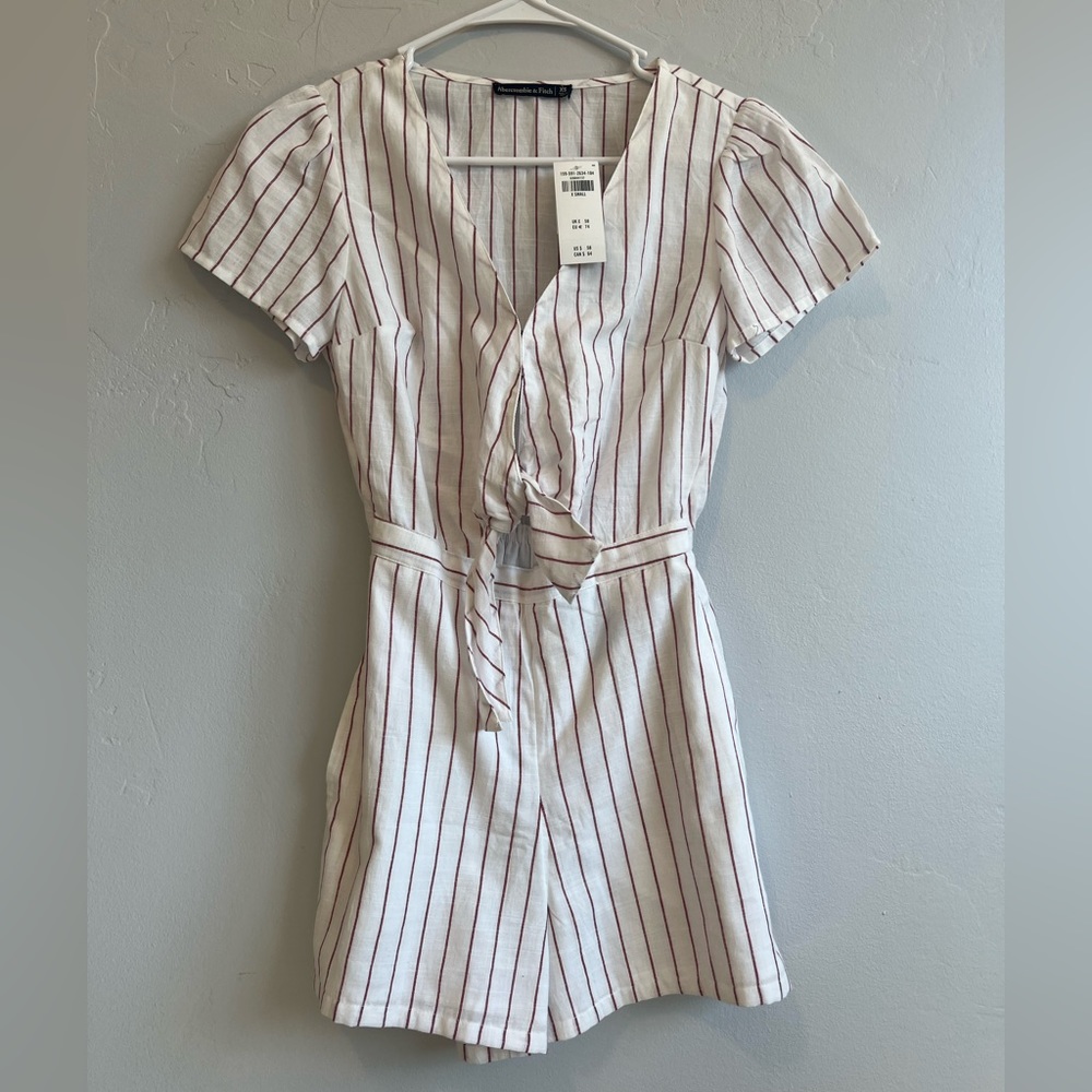 BRAND NEW Abercrombie & Fitch (A&F) Tie-Front Romper Women’s XS